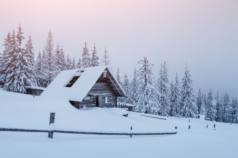 Why You Shouldn’t Leave an Ice Dam on Your Roof