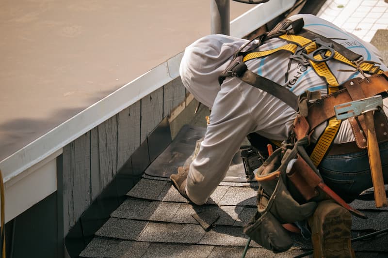 How Foothill Elevation Affects Snow Load on Herriman Roofs